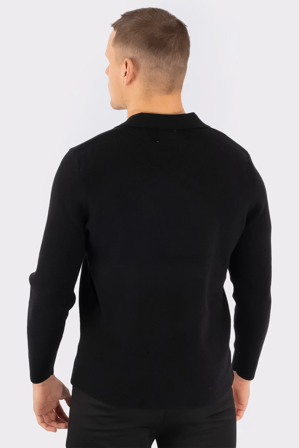 THE OSLO V-NECK SWEATER - Image 12