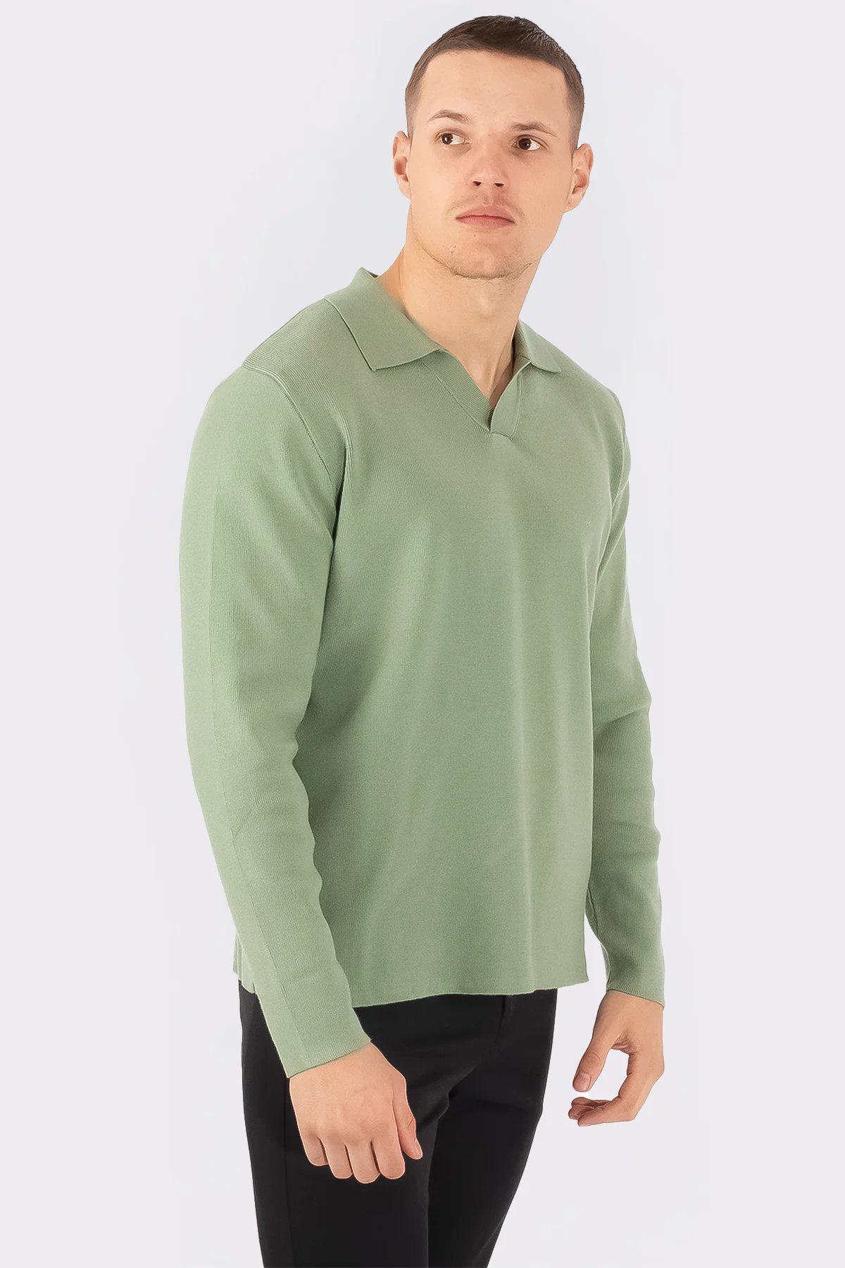 THE OSLO V-NECK SWEATER - Image 5