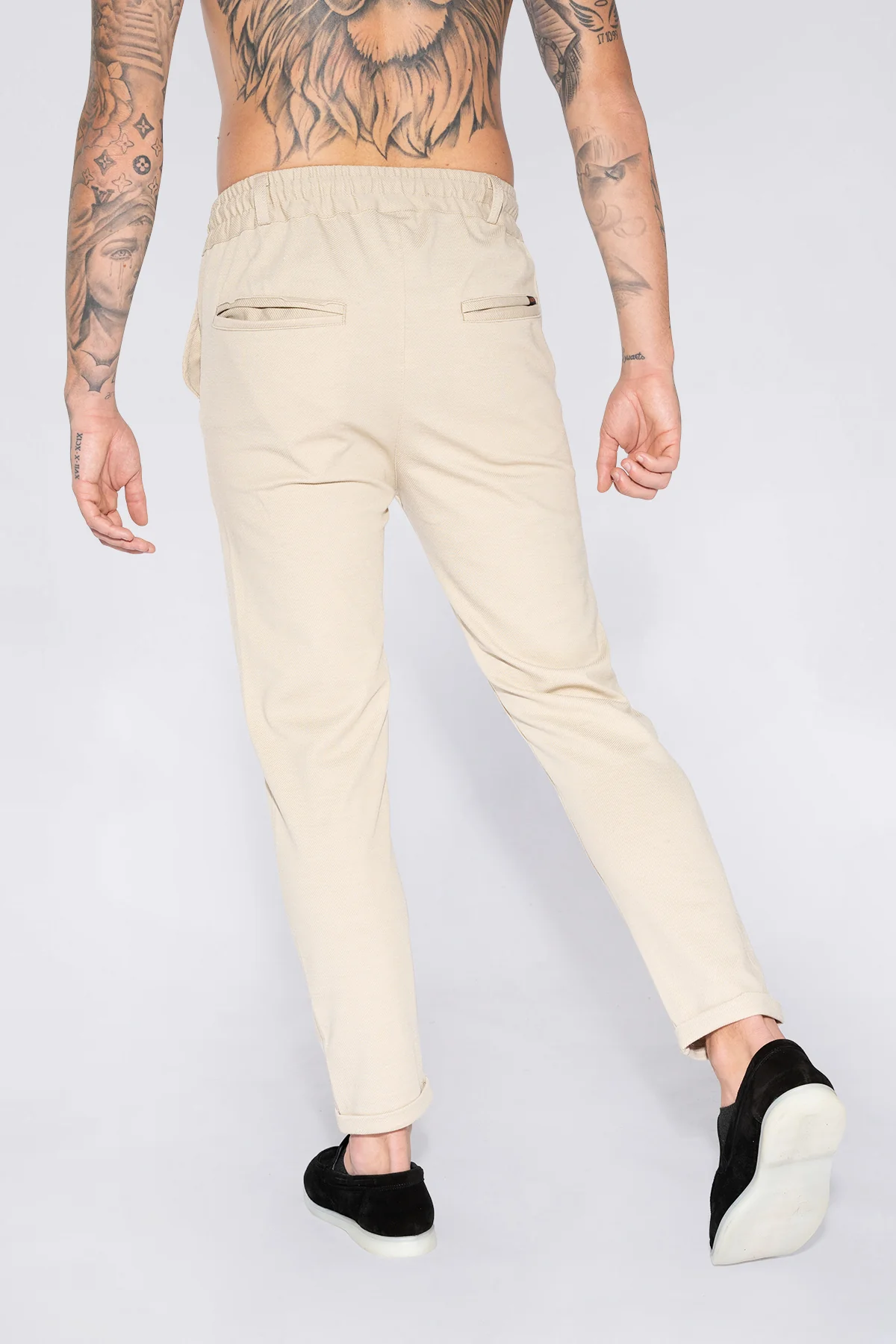 THE OSWALD TROUSERS - Image 10