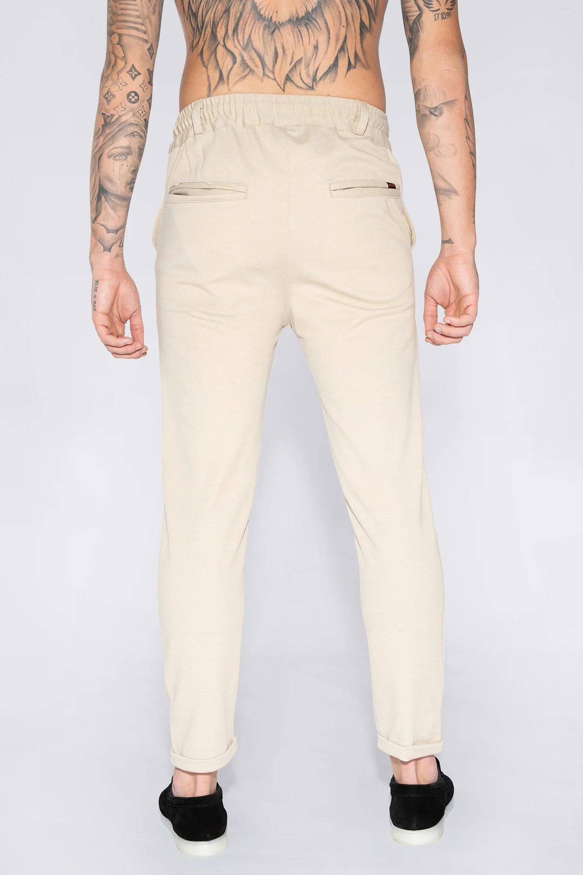 THE OSWALD TROUSERS - Image 9