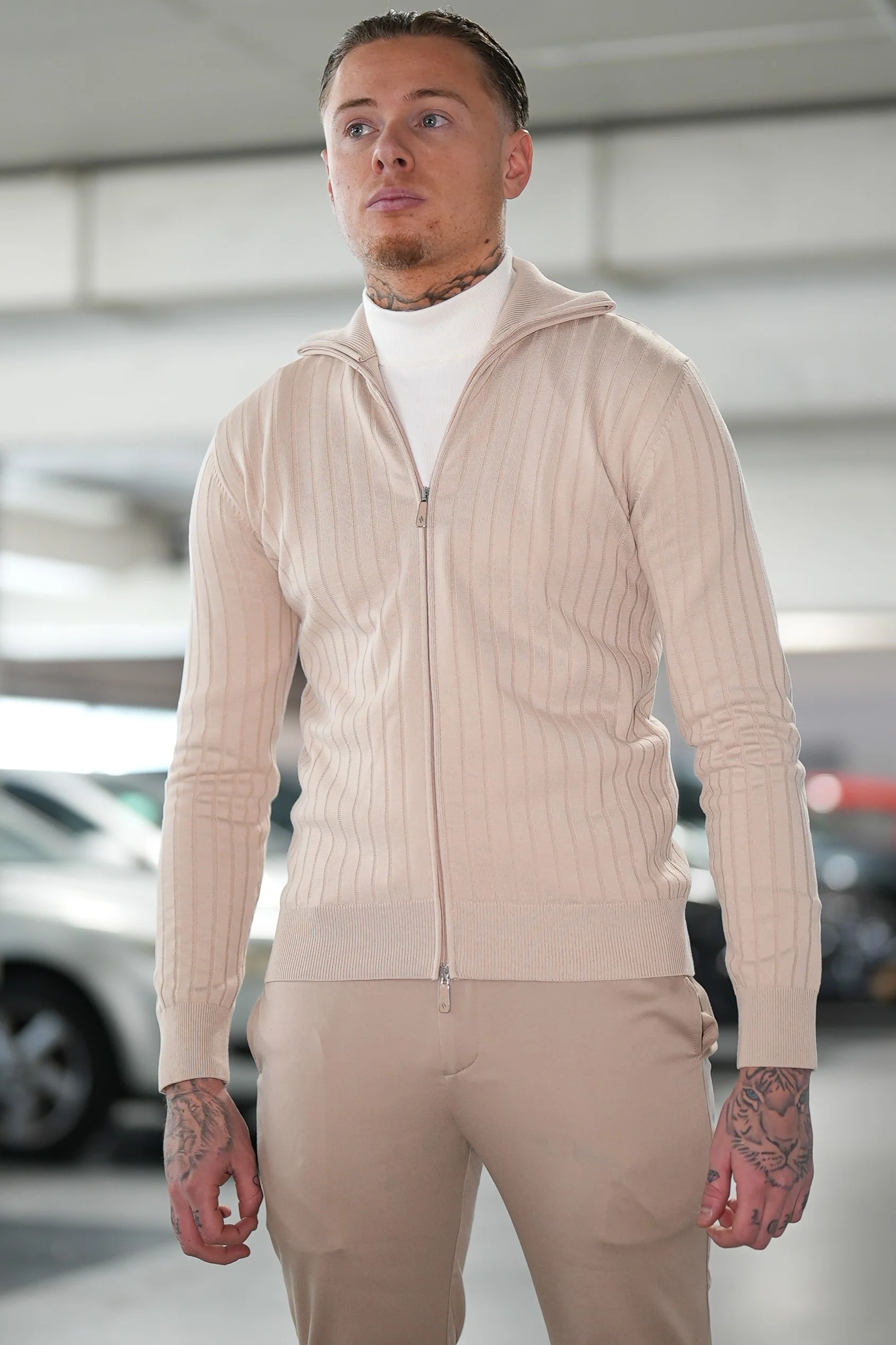 THE VENICE FULL ZIP SWEATER - Image 10