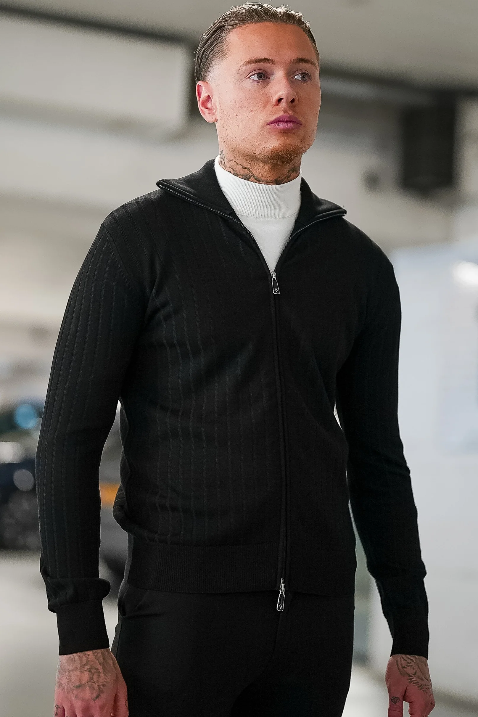 THE VENICE FULL ZIP SWEATER - Image 12