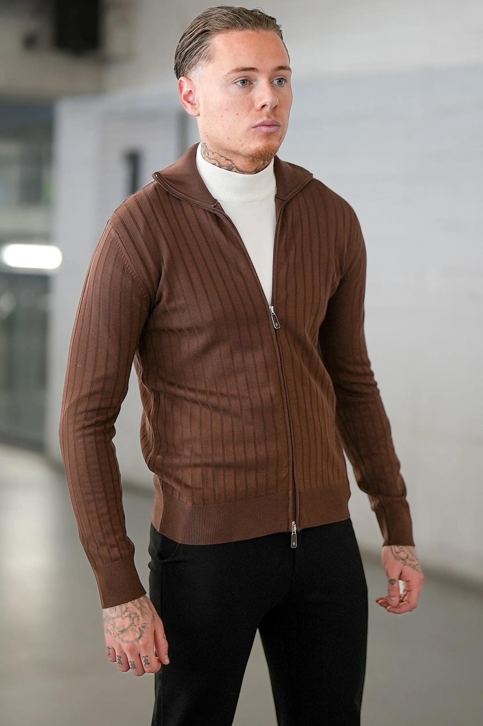THE VENICE FULL ZIP SWEATER - Image 6