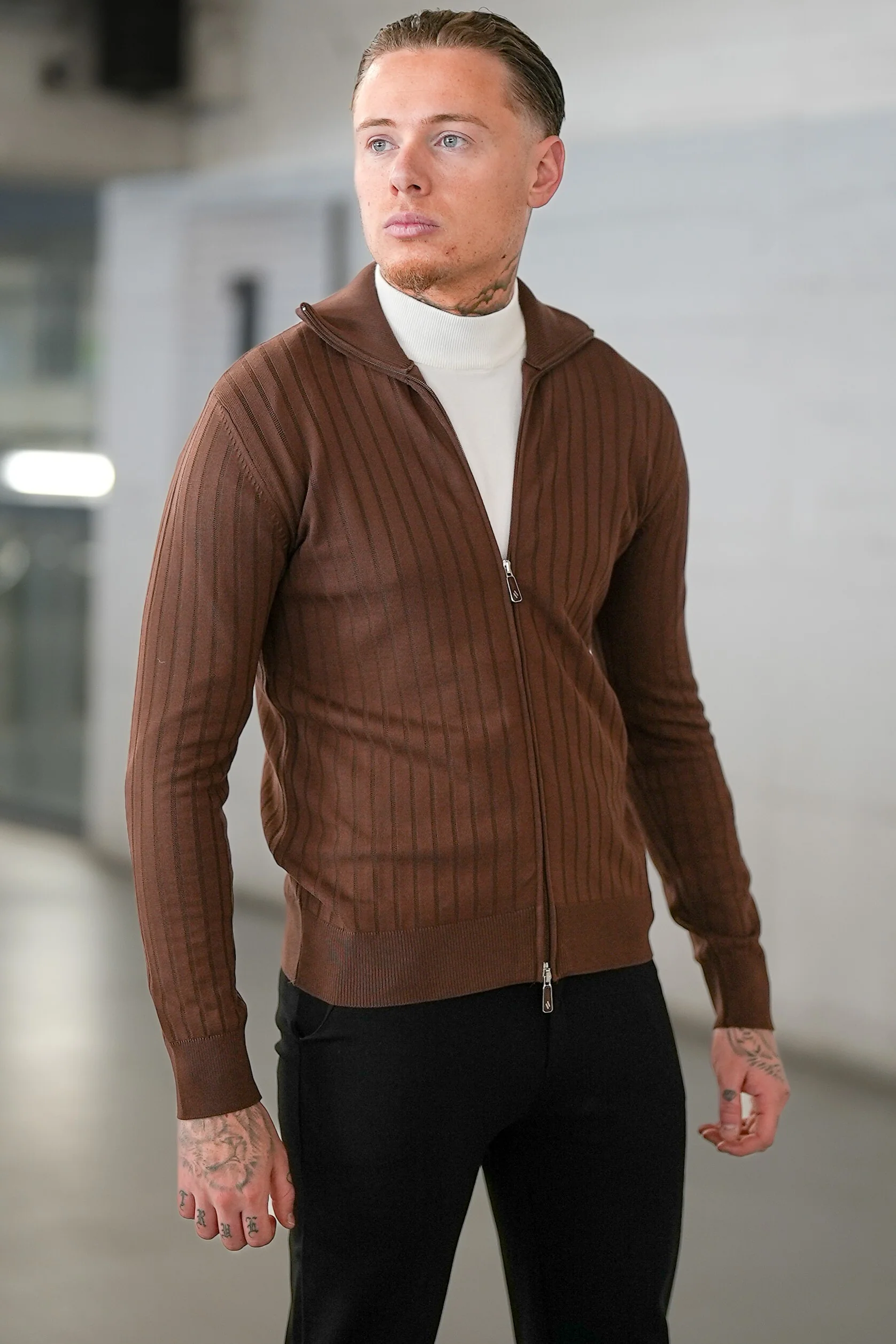 THE VENICE FULL ZIP SWEATER - Image 7
