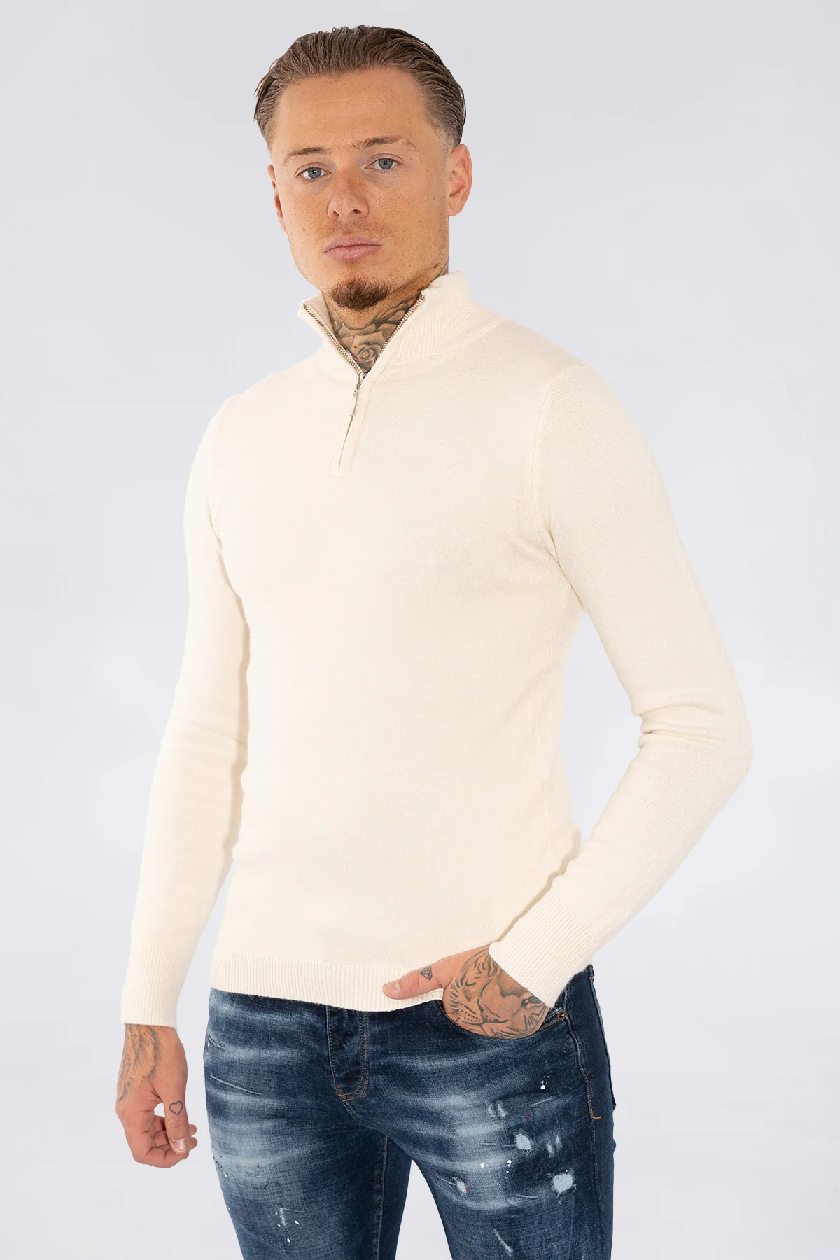 THE ZIPPED TURTLENECK - Image 17